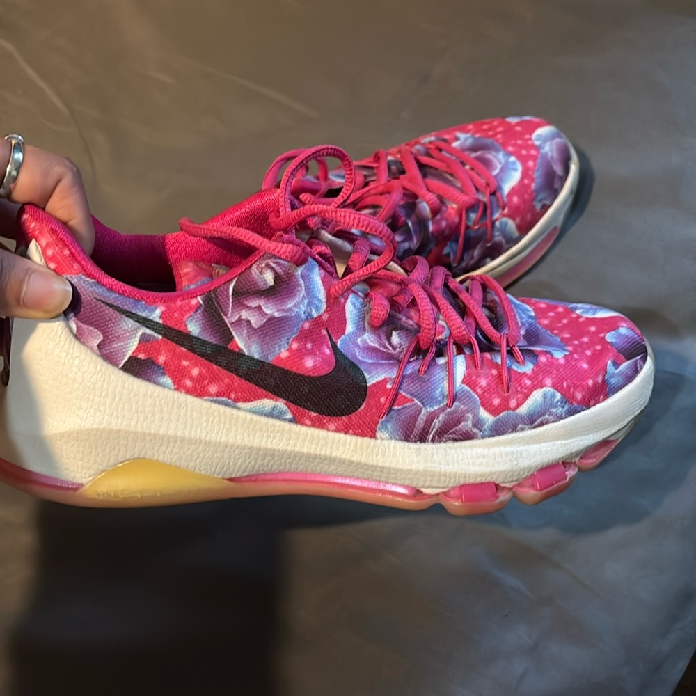 Nike - KEVIN DURANT / Aunt Pearl Sneakers / NWOT